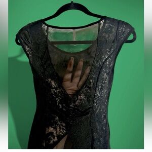 YOU ARE NOT ALONE Black Sheer Lace Cap Sleeve Size M Hi Low Peplum